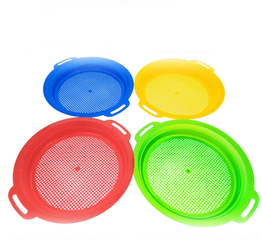 4 Piece sand sifter set for the beach