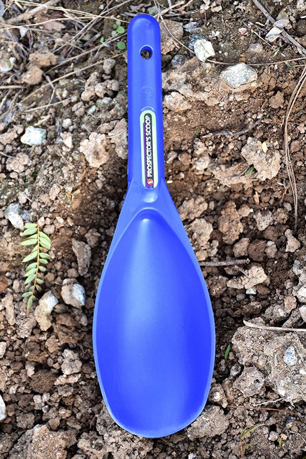 12.5 Inch Heavy Duty Plastic Body Prospector's Sand Scoop- Blue